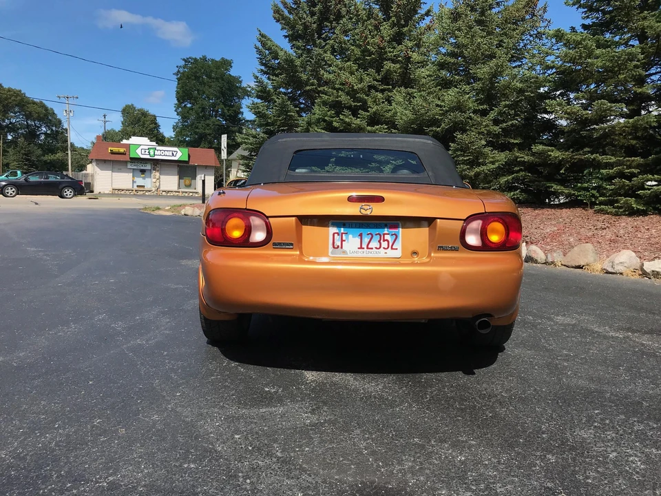 2000 Mazda NB MX-5 Miata - Image 14 of 25