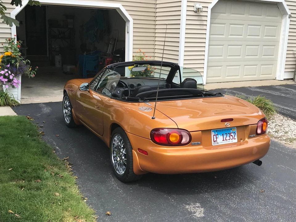 2000 Mazda NB MX-5 Miata - Image 8 of 25