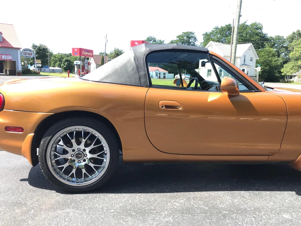 2000 Mazda NB MX-5 Miata - Image 18 of 25