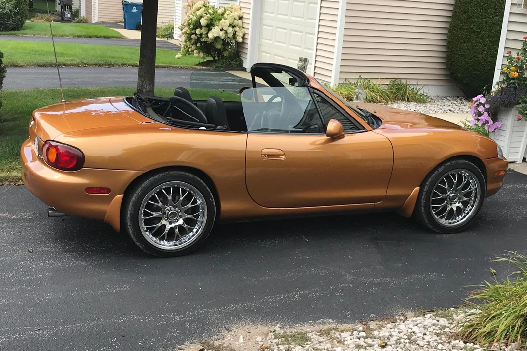 2000 Mazda NB MX-5 Miata - Image 4 of 25