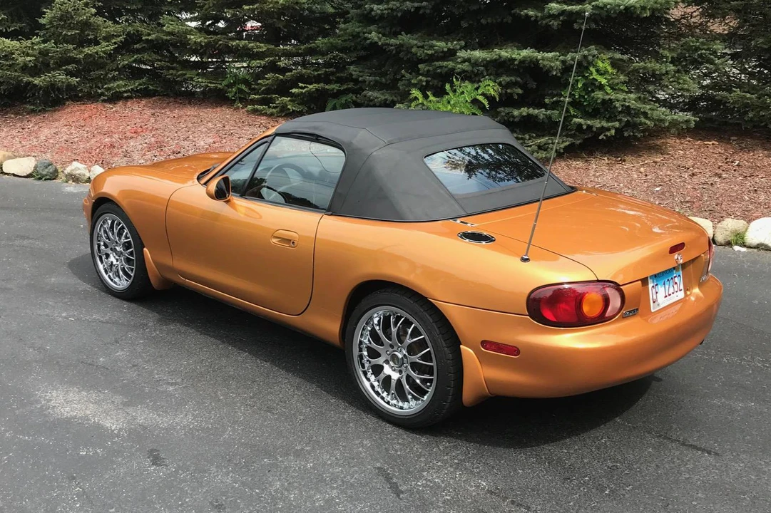 2000 Mazda NB MX-5 Miata - Image 5 of 25
