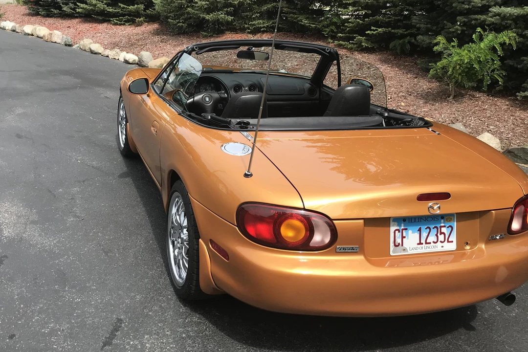 2000 Mazda NB MX-5 Miata - Image 9 of 25