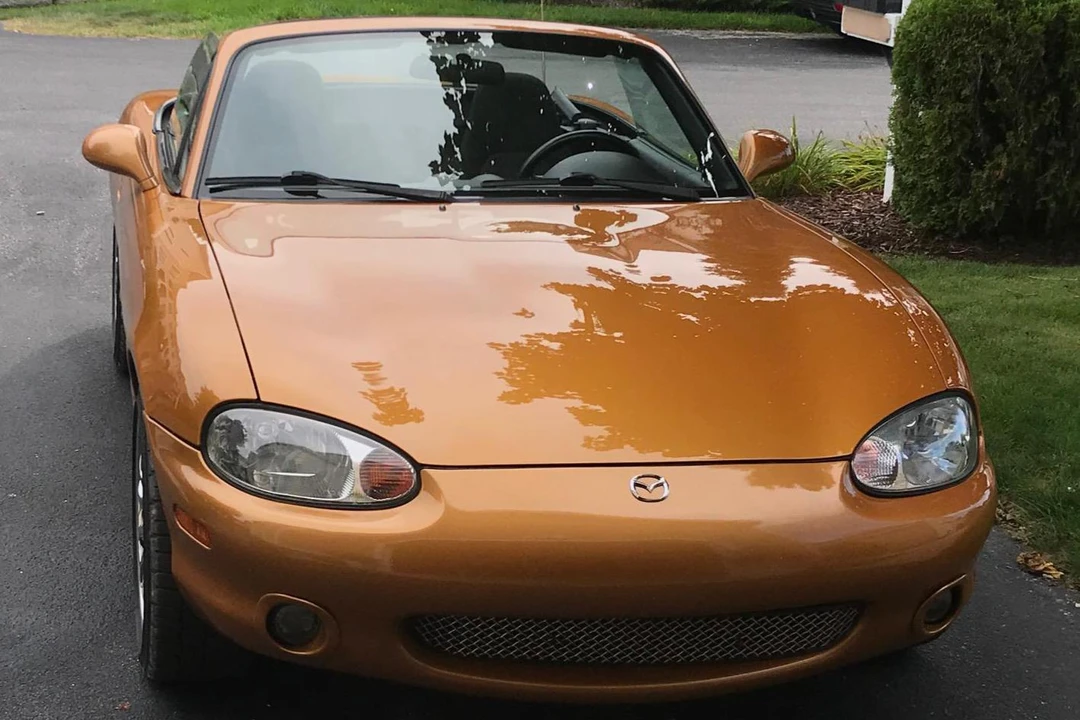 2000 Mazda NB MX-5 Miata - Image 2 of 25