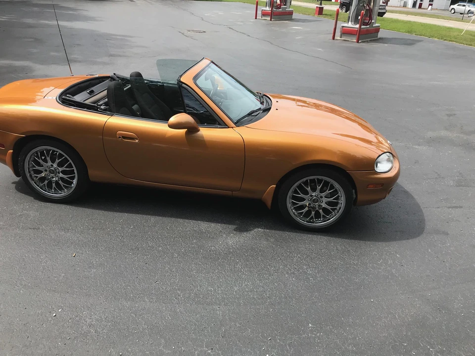 2000 Mazda NB MX-5 Miata - Image 10 of 25
