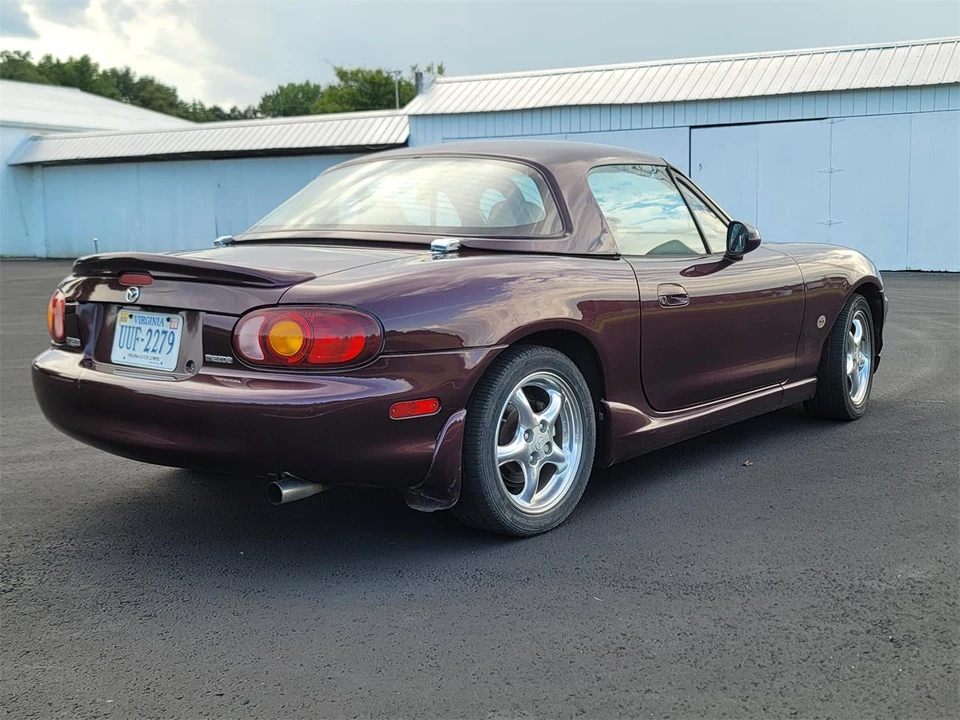 2000 Mazda NB MX-5 Miata - Image 11 of 18