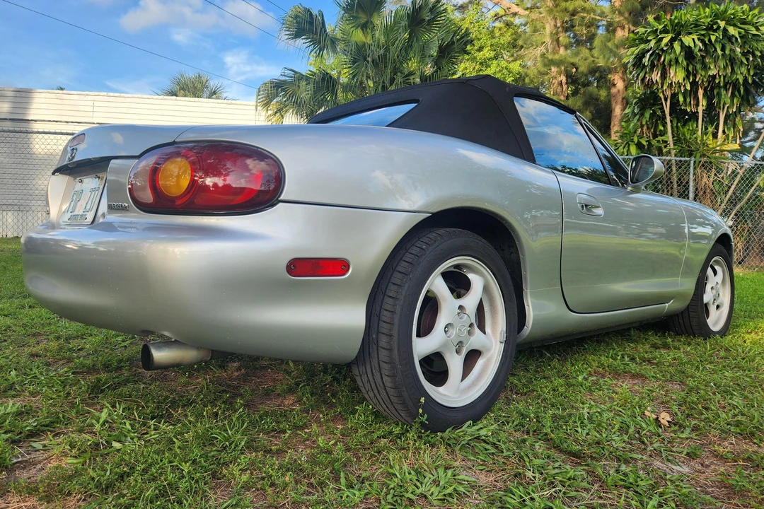 2000 Mazda NB MX-5 Miata - Image 28 of 31