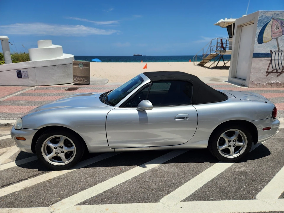 2000 Mazda NB MX-5 Miata - Image 11 of 31