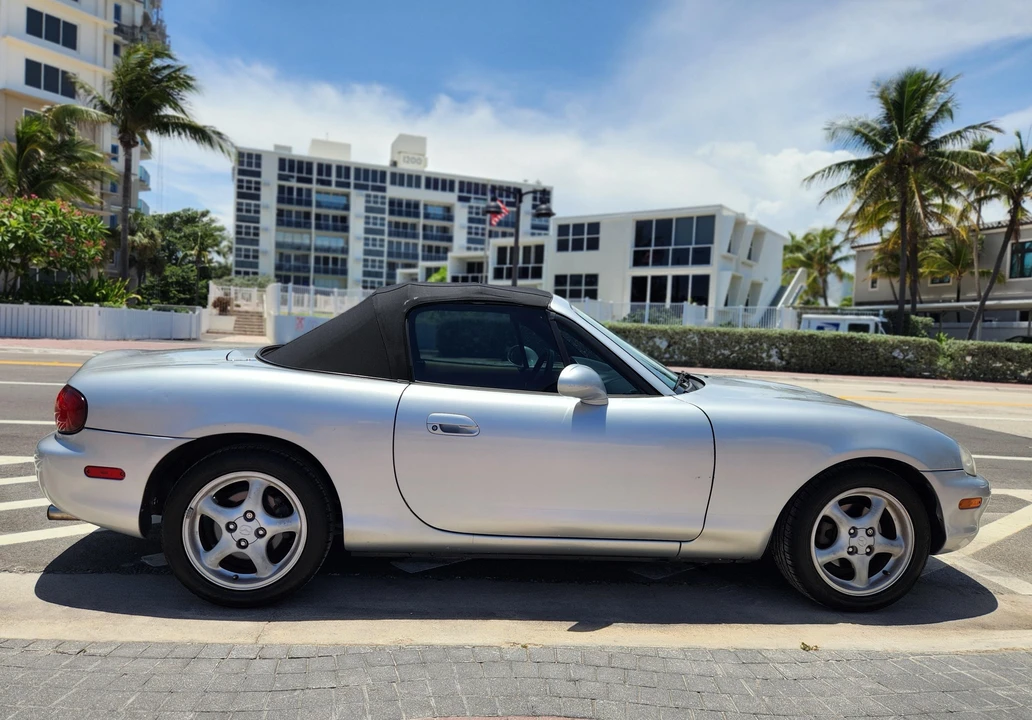 2000 Mazda NB MX-5 Miata - Image 13 of 31
