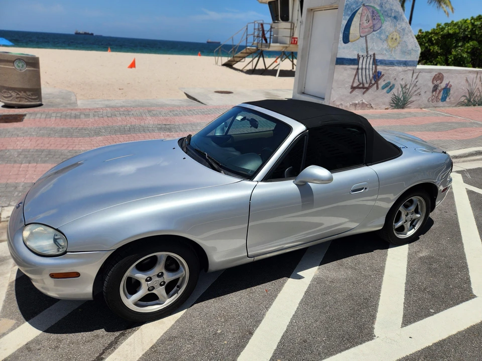 2000 Mazda NB MX-5 Miata - Image 9 of 31