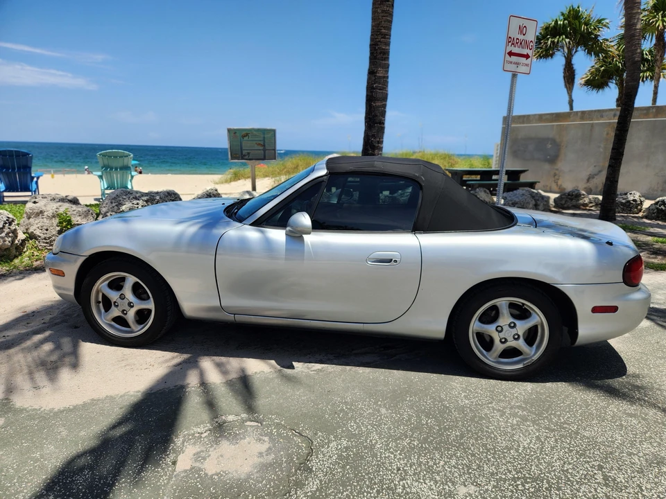 2000 Mazda NB MX-5 Miata - Image 19 of 31
