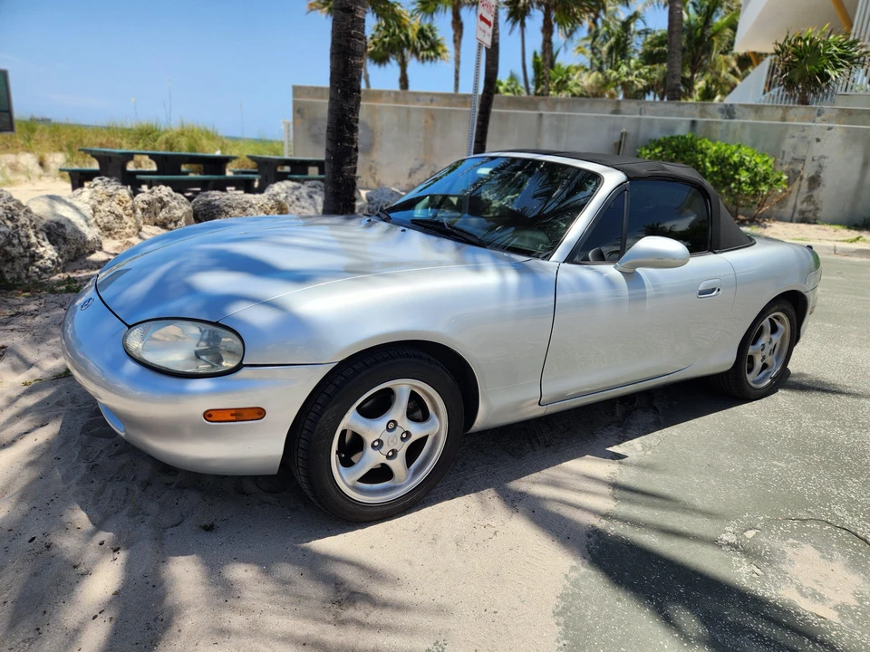 2000 Mazda NB MX-5 Miata - Image 17 of 31