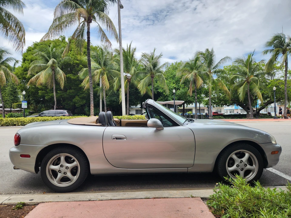 2000 Mazda NB MX-5 Miata - Image 6 of 31