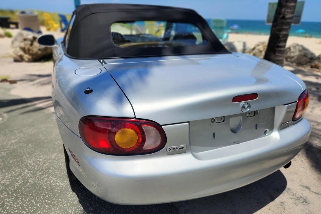 2000 Mazda NB MX-5 Miata - Image 21 of 31
