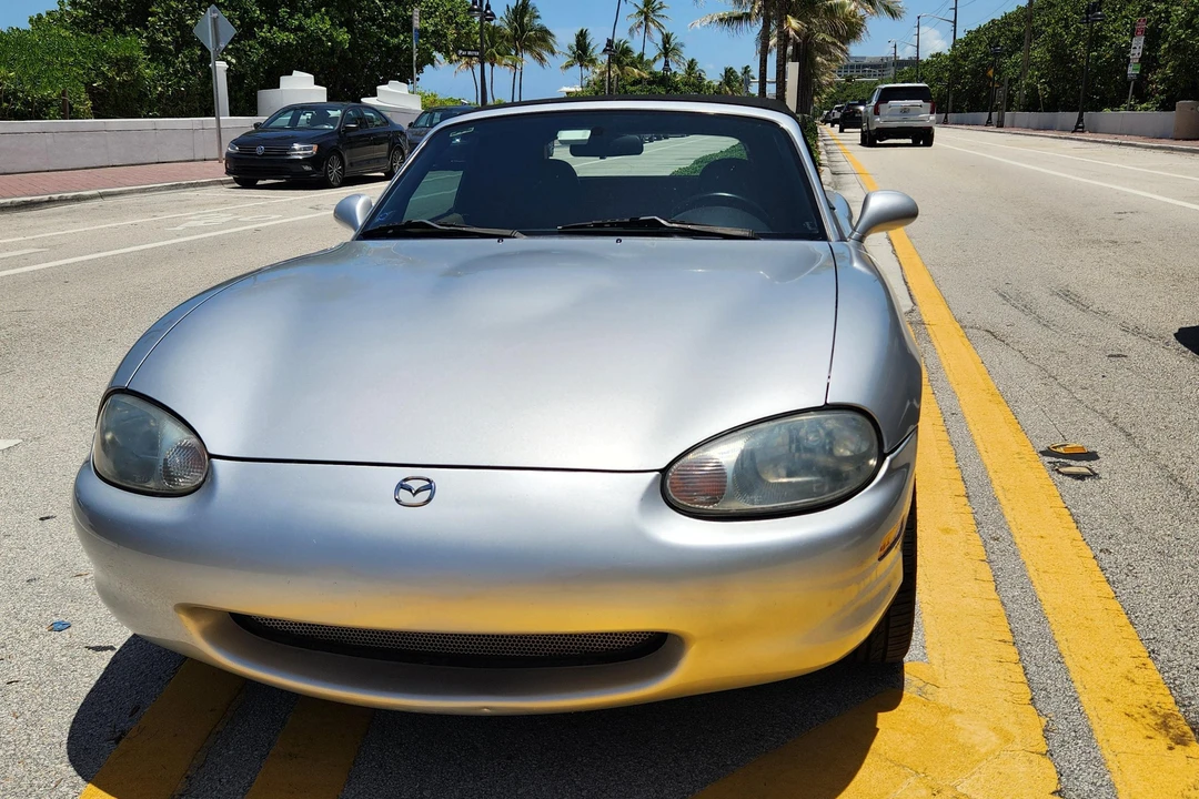 2000 Mazda NB MX-5 Miata - Image 7 of 31
