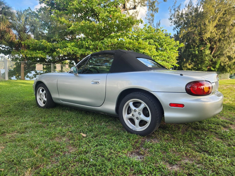 2000 Mazda NB MX-5 Miata - Image 27 of 31