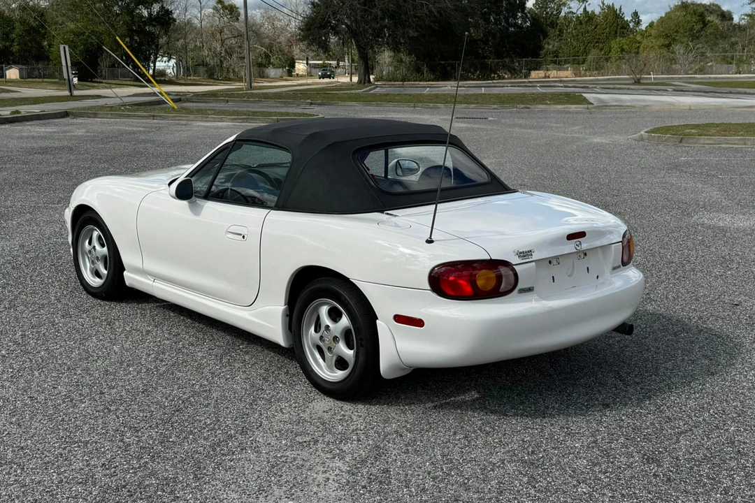 2000 Mazda NB MX-5 Miata - Image 8 of 11
