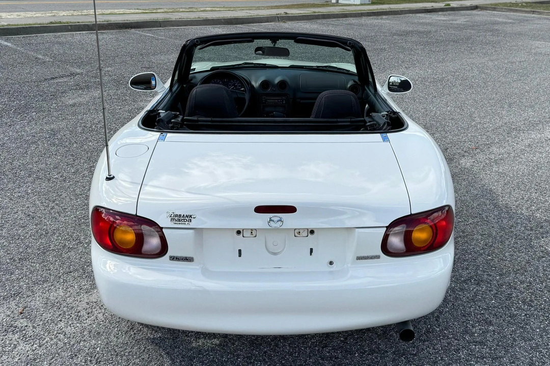 2000 Mazda NB MX-5 Miata - Image 5 of 11
