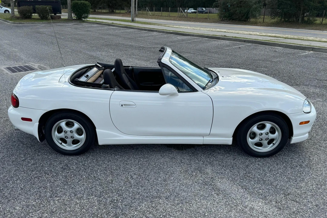 2000 Mazda NB MX-5 Miata - Image 3 of 11