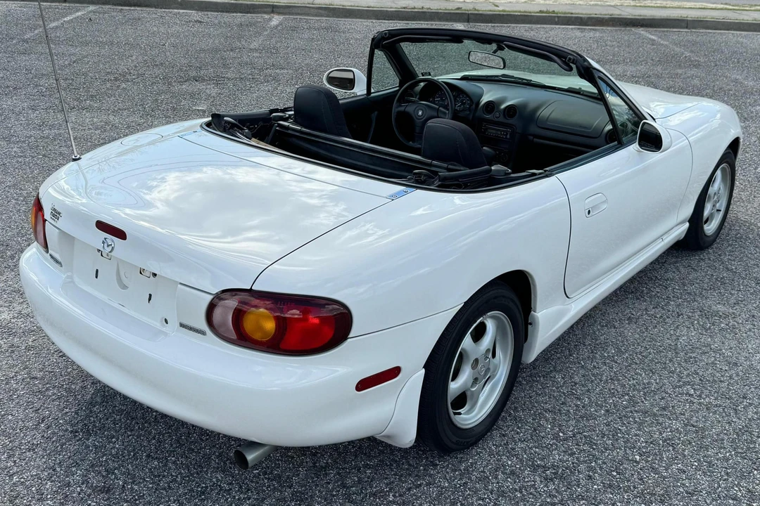 2000 Mazda NB MX-5 Miata - Image 4 of 11