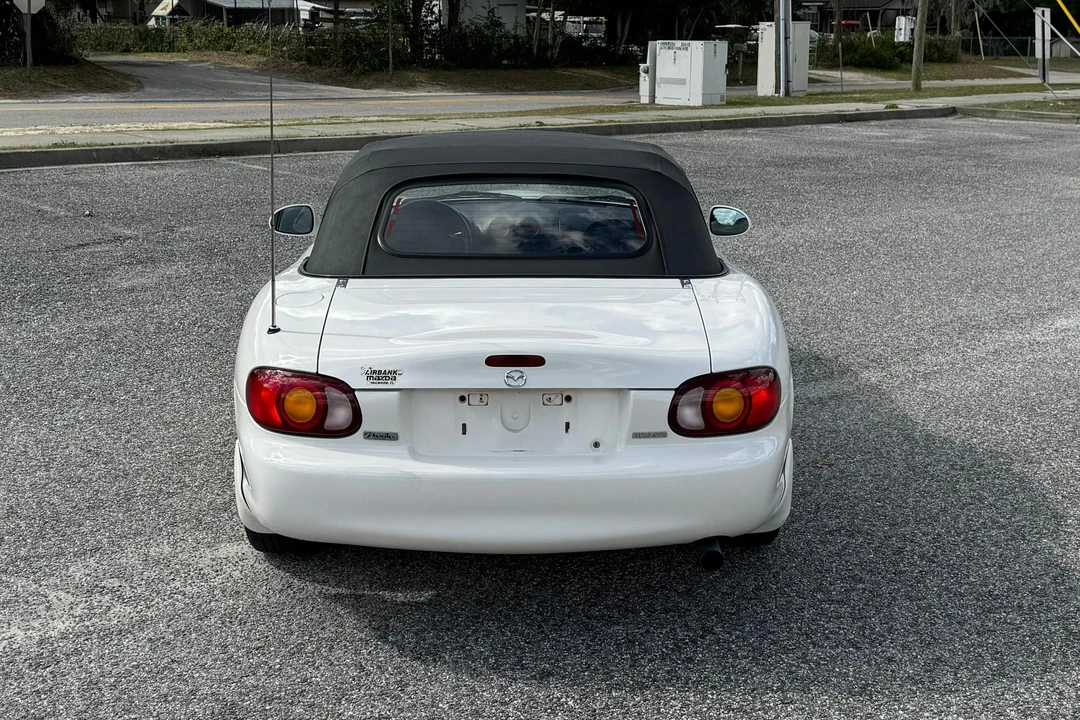 2000 Mazda NB MX-5 Miata - Image 9 of 11