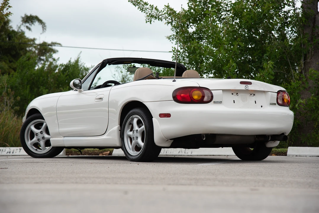 2000 Mazda NB MX-5 Miata - Image 17 of 31