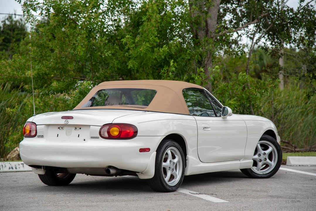 2000 Mazda NB MX-5 Miata - Image 28 of 31