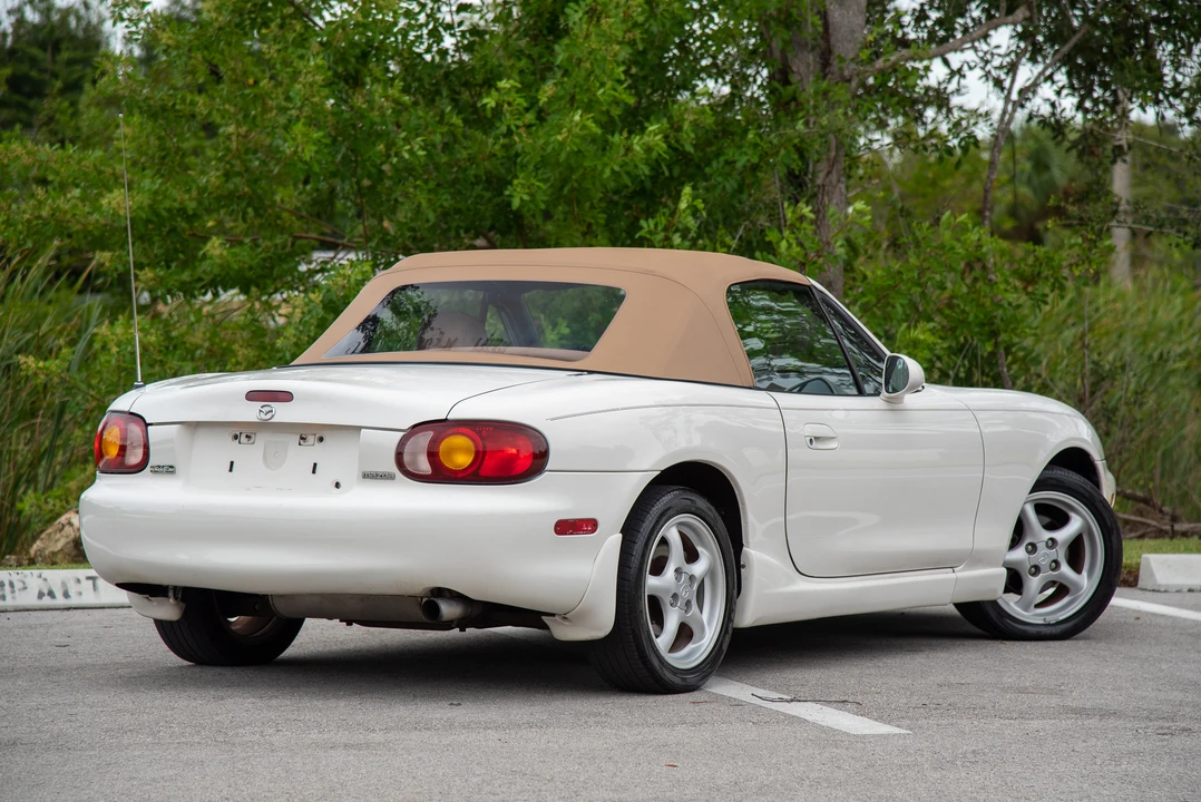 2000 Mazda NB MX-5 Miata - Image 27 of 31