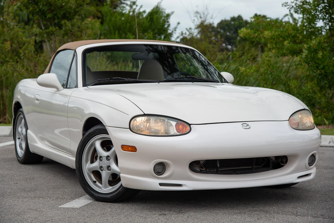 2000 Mazda NB MX-5 Miata - Image 2 of 31
