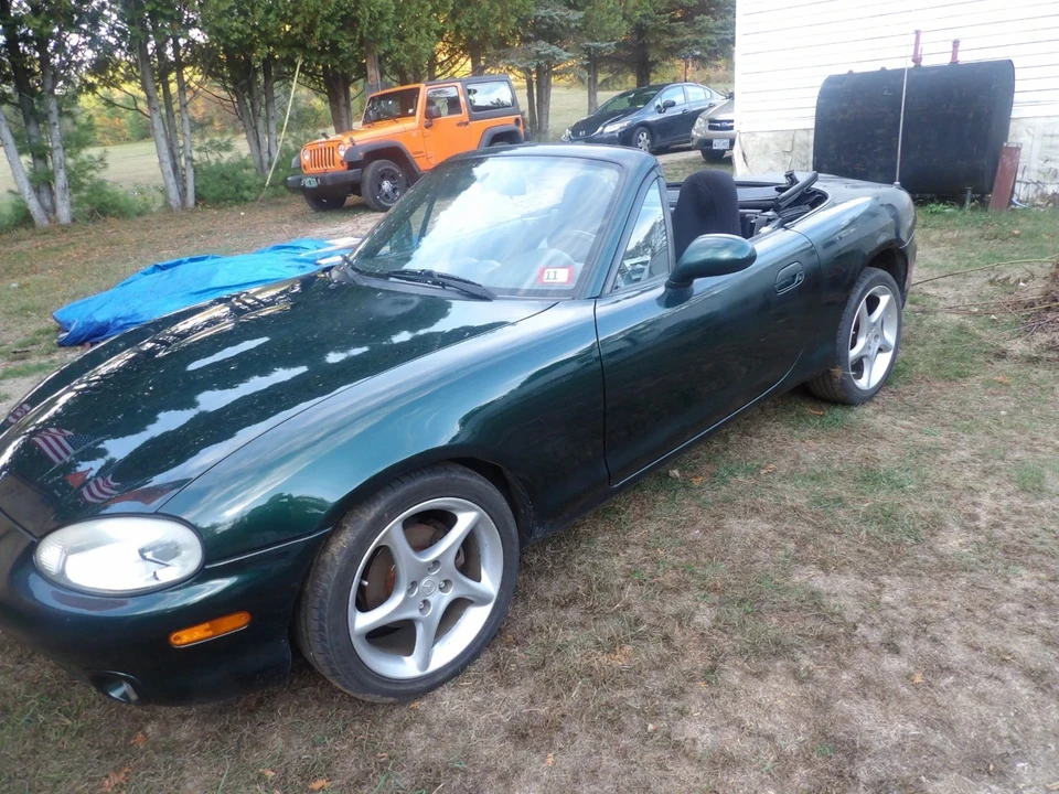 2000 Mazda NB MX-5 Miata - Image 2 of 12
