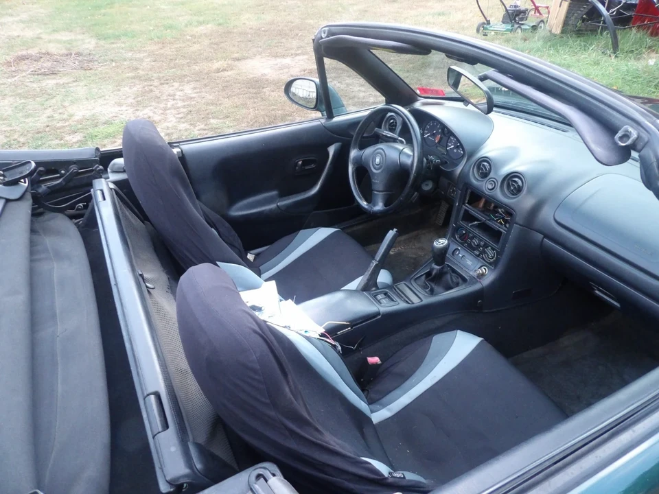 2000 Mazda NB MX-5 Miata - Image 10 of 12