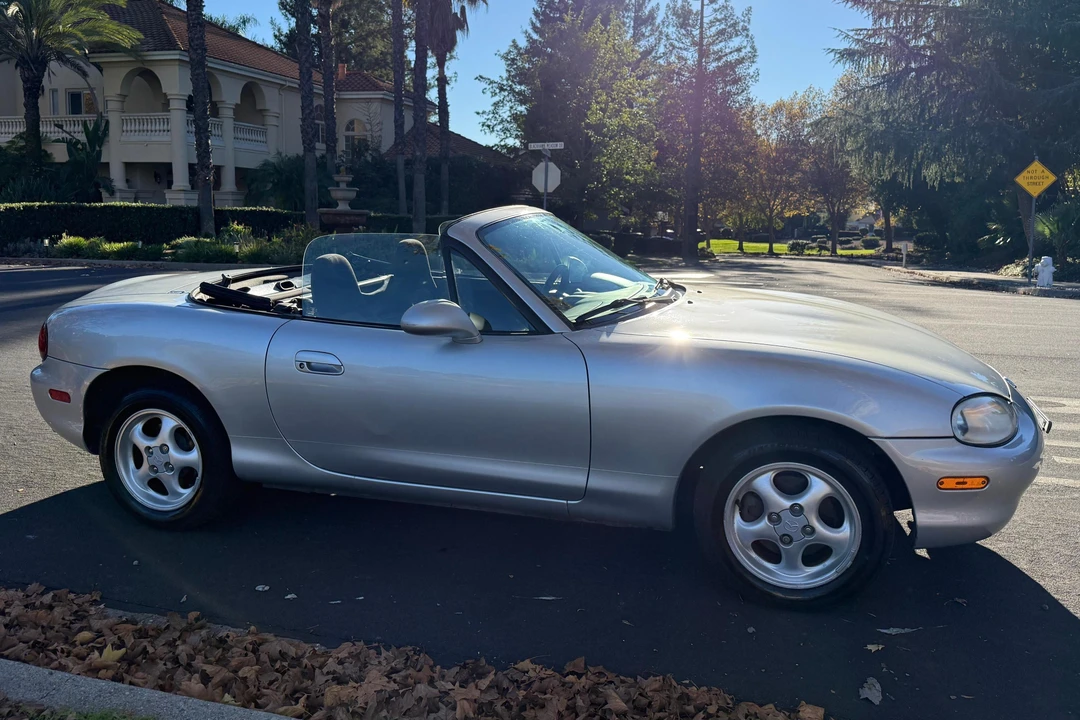 2000 Mazda NB MX-5 Miata - Image 3 of 31