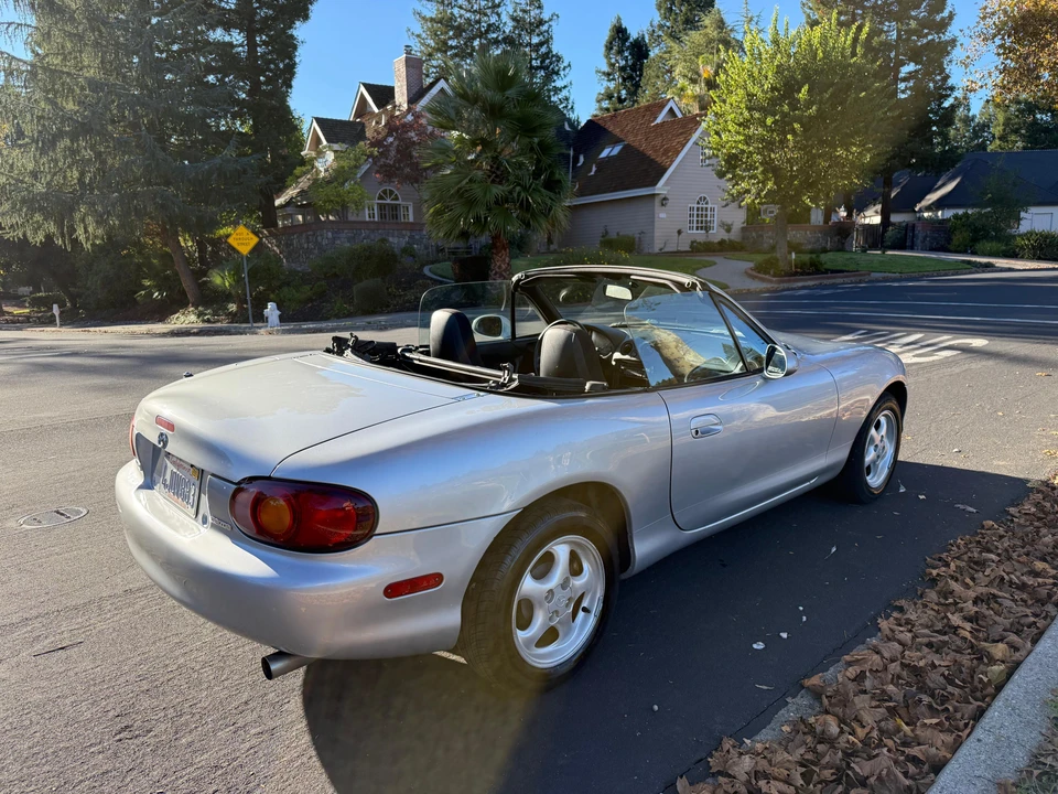 2000 Mazda NB MX-5 Miata - Image 9 of 31