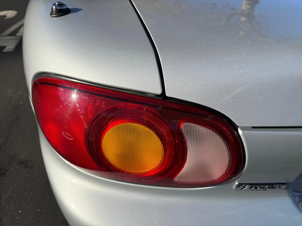 2000 Mazda NB MX-5 Miata - Image 21 of 31