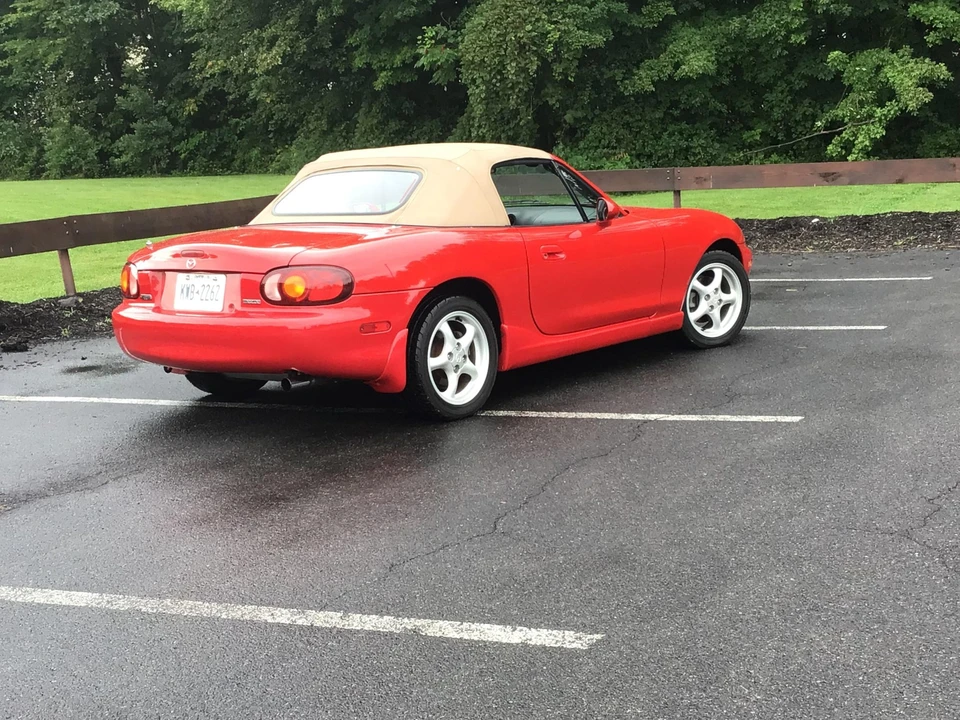 2000 Mazda NB MX-5 Miata - Image 10 of 31