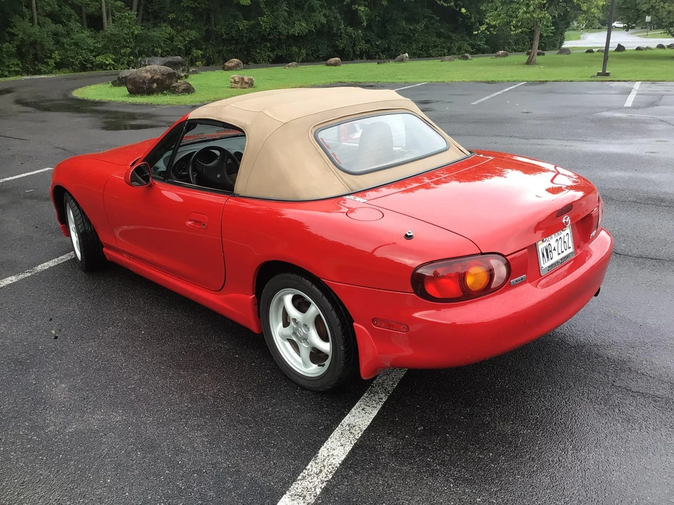2000 Mazda NB MX-5 Miata - Image 8 of 31