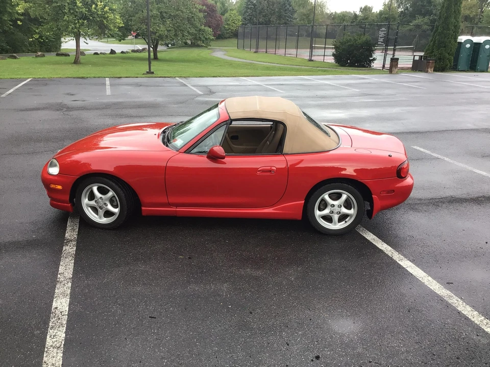 2000 Mazda NB MX-5 Miata - Image 5 of 31