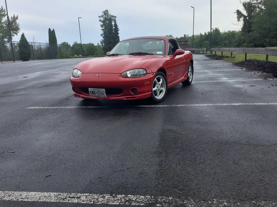 2000 Mazda NB MX-5 Miata - Image 2 of 31