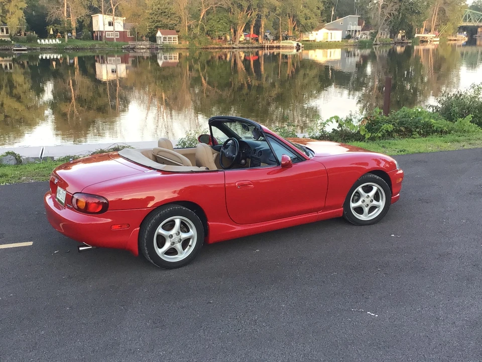 2000 Mazda NB MX-5 Miata - Image 21 of 31