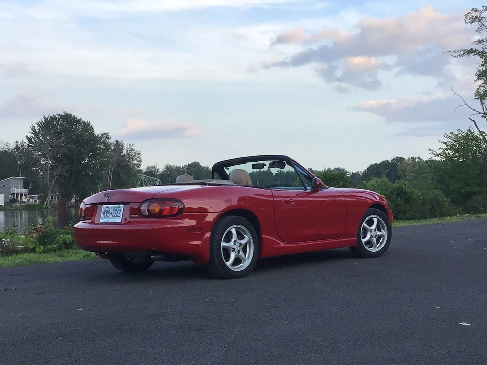 2000 Mazda NB MX-5 Miata - Image 19 of 31
