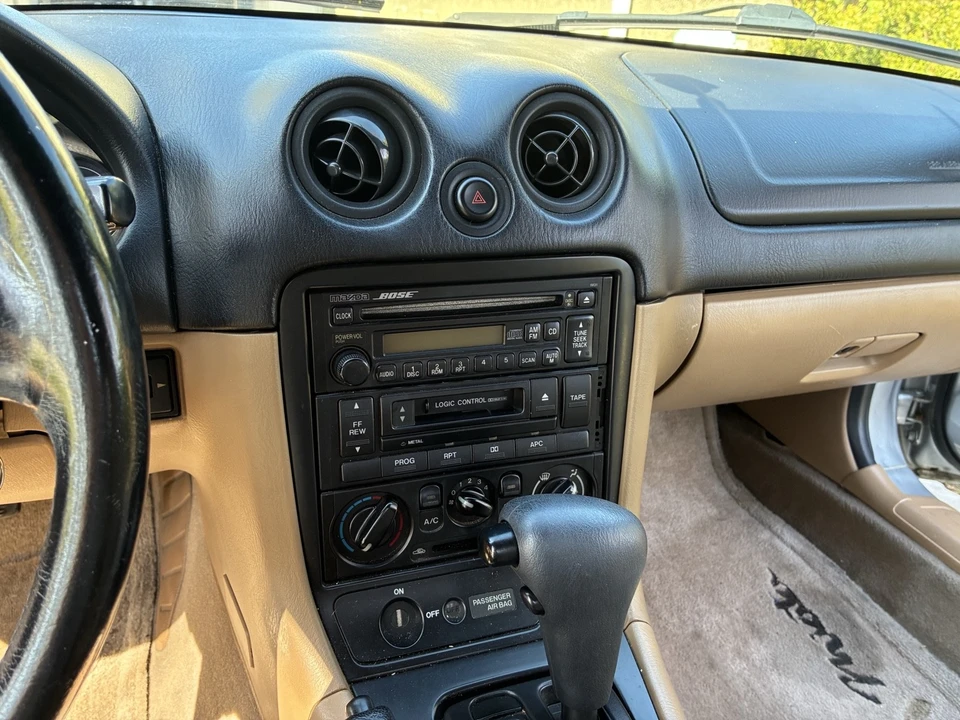 2000 Mazda NB MX-5 Miata - Image 25 of 31