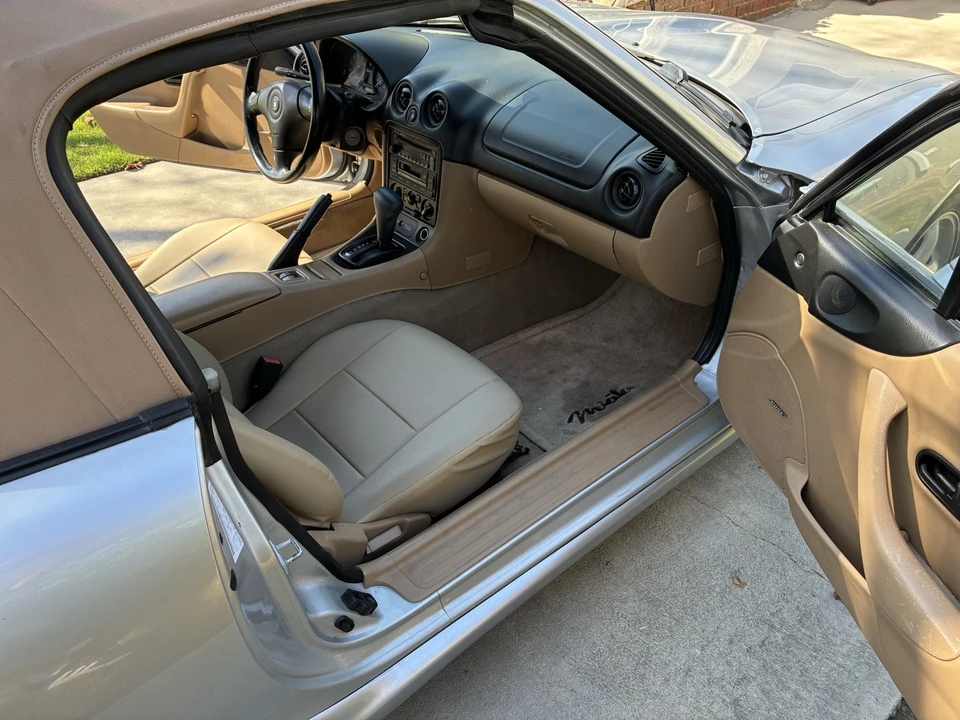 2000 Mazda NB MX-5 Miata - Image 19 of 31