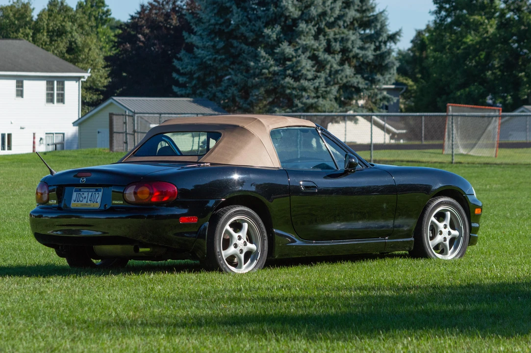 2000 Mazda NB MX-5 Miata - Image 18 of 31