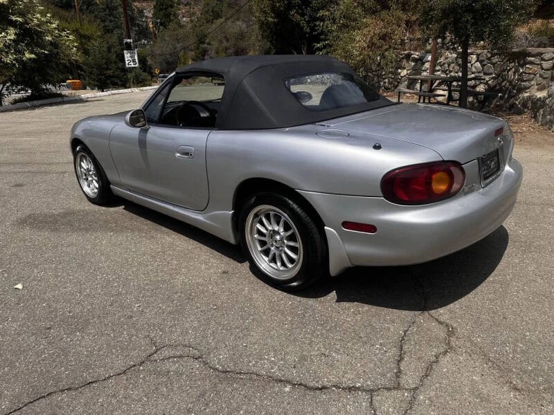 2000 Mazda NB MX-5 Miata - Image 9 of 15