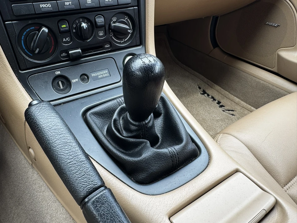 2000 Mazda NB MX-5 Miata - Image 27 of 31