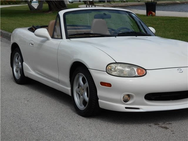 2000 Mazda NB MX-5 Miata - Image 5 of 12