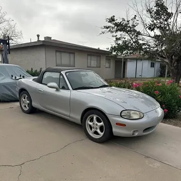2000 Mazda MX-5 Miata