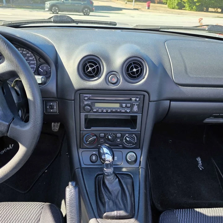 2000 Mazda NB MX-5 Miata - Image 8 of 10