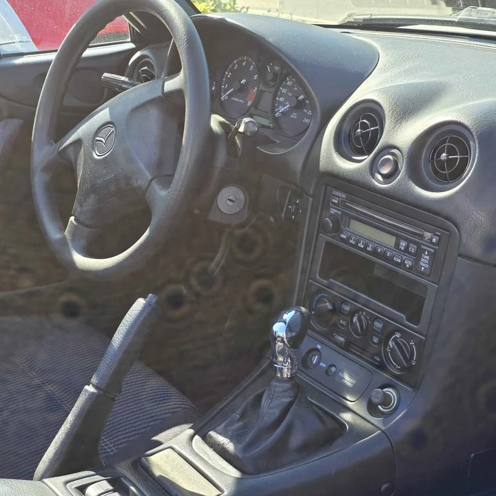 2000 Mazda NB MX-5 Miata - Image 9 of 10