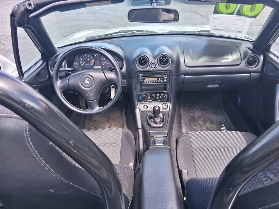 2000 Mazda NB MX-5 Miata - Image 11 of 19