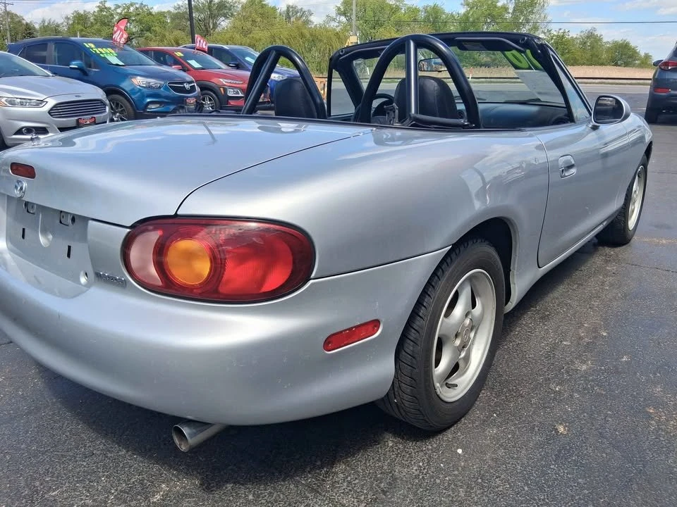 2000 Mazda NB MX-5 Miata - Image 16 of 19